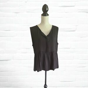 Black Peplum Blouse with Round Neckline and Pleated Style